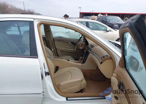 2007 Mercedes-Benz E 350 z USA, uszkodzony, nr VIN WDBUF56X07B109279